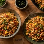 Que manger avec du riz : riz sauté poulet et légumes, œuf